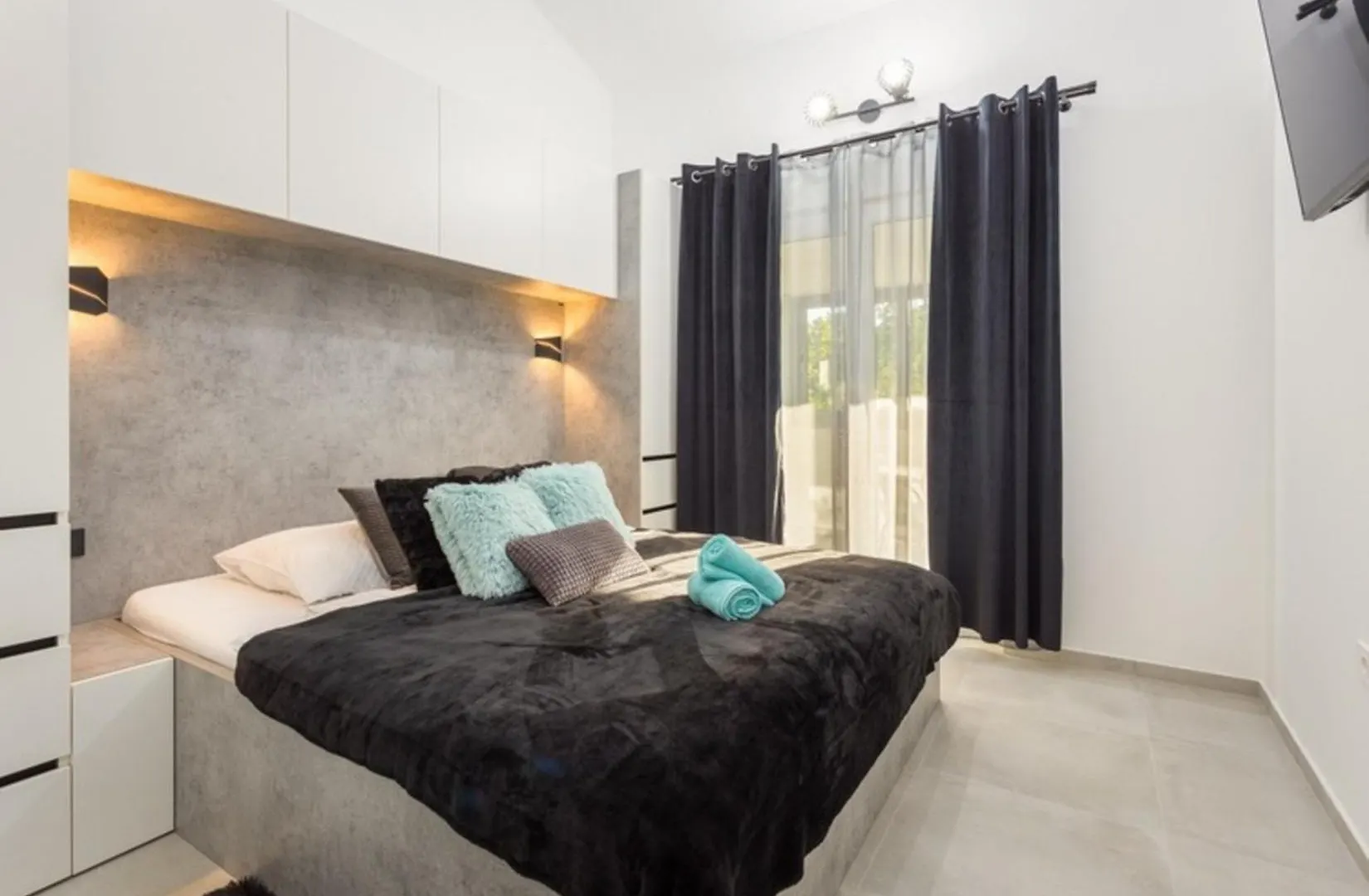 Villa Horizon For 18 People Near Pula With Large Garden And Children Playground