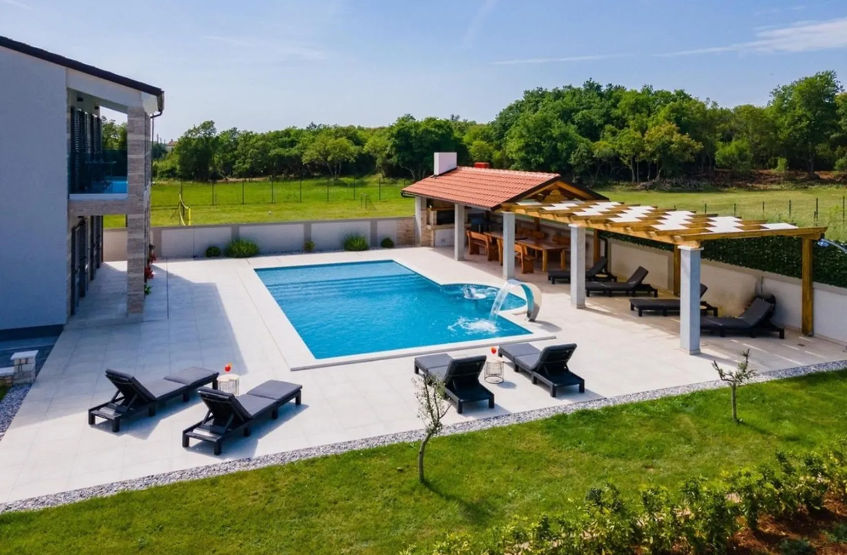 Villa Horizon For 18 People Near Pula With Large Garden And Children Playground